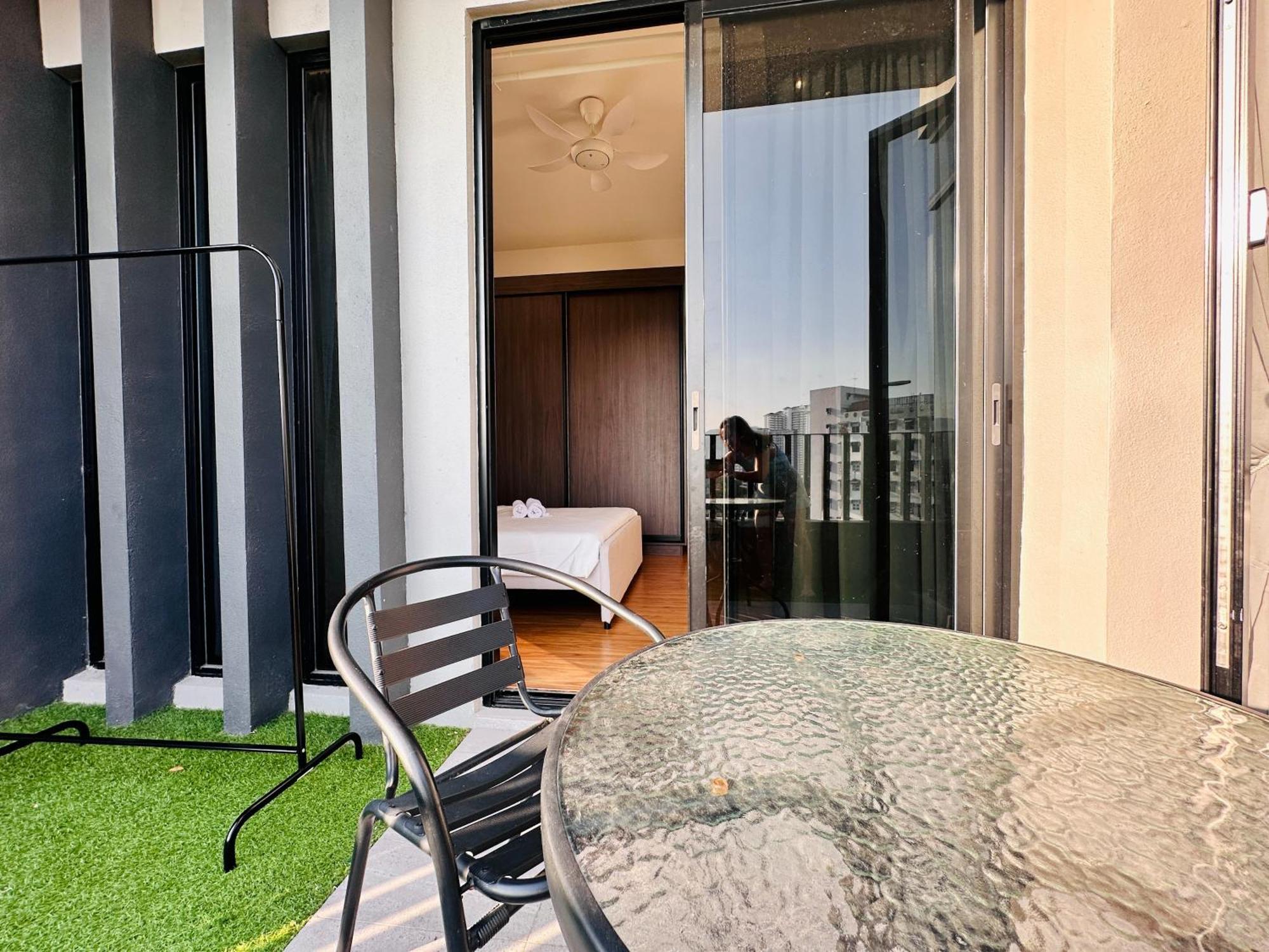 New Georgetown Instagramable 2Br Homestay For 10Pax 无敌美景两房民宿 Beacon Executive Suite Exterior photo