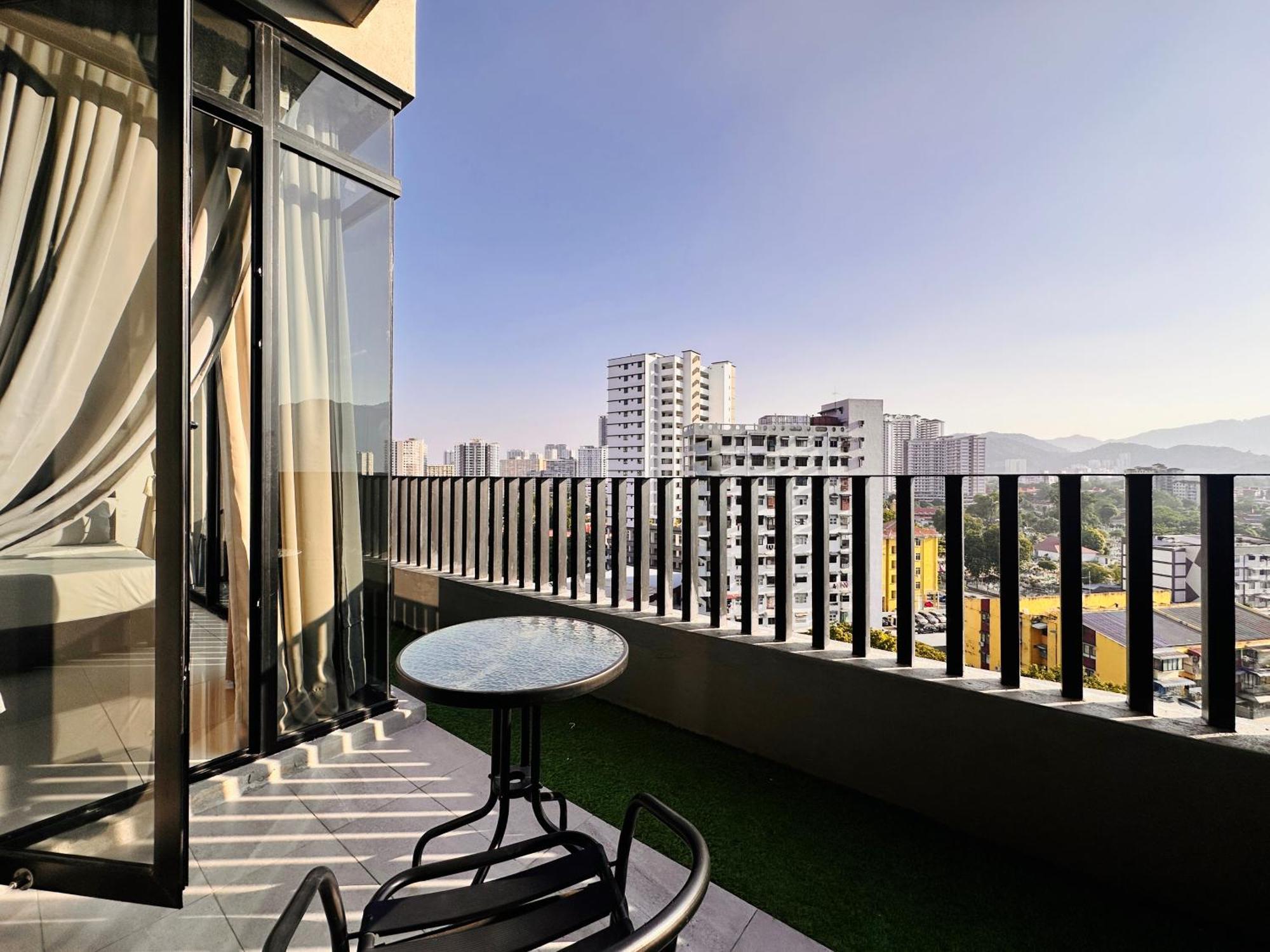 New Georgetown Instagramable 2Br Homestay For 10Pax 无敌美景两房民宿 Beacon Executive Suite Exterior photo